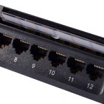 Patch panel kategoria 6 19 cali 1U 24xRJ45 UTP czarny z organizerem kabli